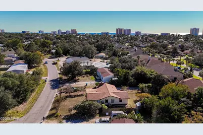 585 Lagoon Oaks Drive, Panama City, FL 32408 - Photo 2