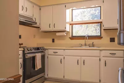 585 Lagoon Oaks Drive, Panama City, FL 32408 - Photo 12