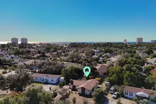 585 Lagoon Oaks Dr, Panama City, FL 32408 - Photo 1