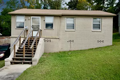 40 W Barnes Avenue, Chattahoochee, FL 32324 - Photo 2