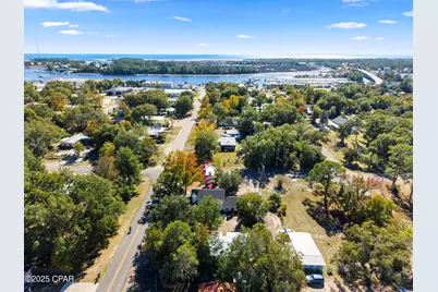 902 NW Avenue D, Carrabelle, FL 32322 - Photo 2