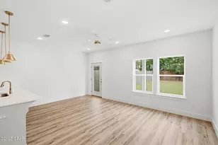 924 Grace Ave, Panama City, FL 32401 - Photo 10