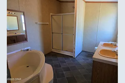 17501 Azalea Street, Fountain, FL 32438 - Photo 12