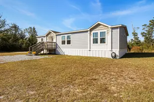 5912 Wedgewood Cir, Youngstown, FL 32466 - Photo 2