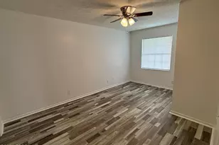 3923 W 22nd St, Panama City, FL 32405 - Photo 8