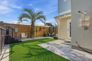 208 Malaga Pl, Panama City Beach, FL 32413 - Photo 10