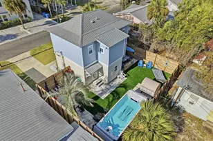 208 Malaga Pl, Panama City Beach, FL 32413 - Photo 1