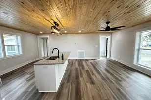 6 Harvard Cir, Panama City, FL 32405 - Photo 2