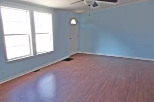 6905 Bateau Pond Ln, Grand Ridge, FL 32442 - Photo 2