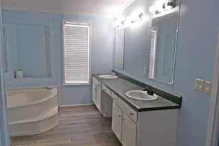 6905 Bateau Pond Ln, Grand Ridge, FL 32442 - Photo 8