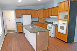 6905 Bateau Pond Ln, Grand Ridge, FL 32442 - Photo 4