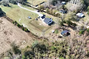 908 N Caryville Rd, Bonifay, FL 32425 - Photo 16