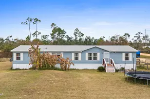 1735 E Callaway Dr, Panama City, FL 32404 - Photo 2