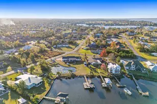 1037 N Bay Dr, Lynn Haven, FL 32444 - Photo 10