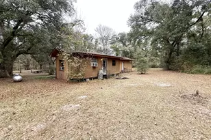 2321 Old Mill Rd, Caryville, FL 32425 - Photo 28