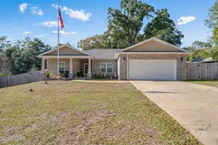 2012 N Pearl St, Crestview, FL 32536 - Photo 1