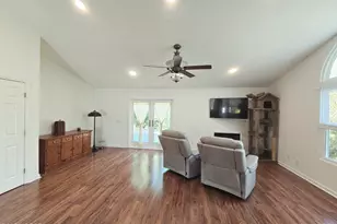 2511 Commander Rd, Southport, FL 32409 - Photo 14