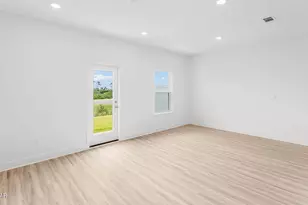 320 Chateau Ln, Port Saint Joe, FL 32456 - Photo 14