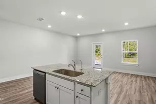 326 Chateau Ln, Port Saint Joe, FL 32456 - Photo 16