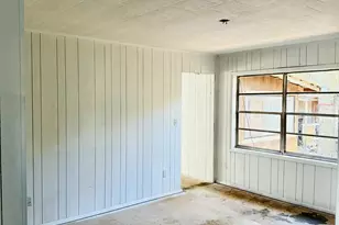 101 W Live Oak Ave, Defuniak Springs, FL 32435 - Photo 8