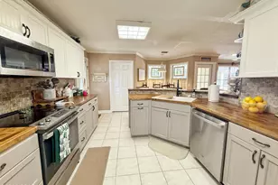 3243 5th St, Marianna, FL 32446 - Photo 2