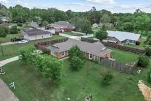 5386 Cooper St, Graceville, FL 32440 - Photo 2