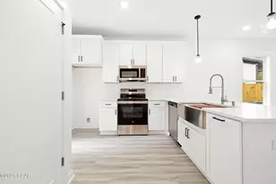 910 E 9th Ct, Panama City, FL 32401 - Photo 6