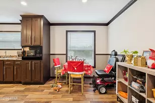 214 Lakepoint Rd, Alford, FL 32420 - Photo 10