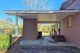 853 1st St, Chipley, FL 32428 - Photo 18