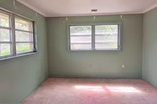 853 1st St, Chipley, FL 32428 - Photo 6