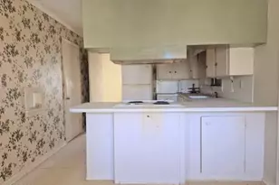 853 1st St, Chipley, FL 32428 - Photo 16