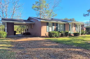 853 1st St, Chipley, FL 32428 - Photo 2