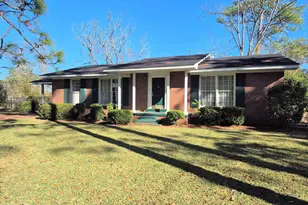 853 1st St, Chipley, FL 32428 - Photo 1