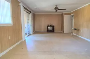 853 1st St, Chipley, FL 32428 - Photo 10