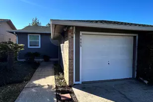1005 W 11th Ct, Panama City, FL 32401 - Photo 2