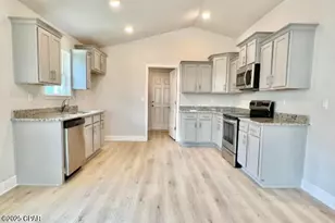 1202 Primrose Ln, Panama City, FL 32404 - Photo 6