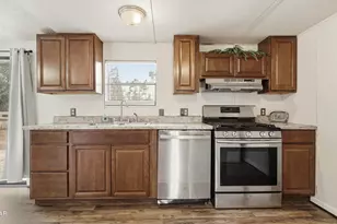 6702 Oakenshaw Dr, Youngstown, FL 32466 - Photo 4