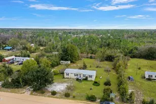 6702 Oakenshaw Dr, Youngstown, FL 32466 - Photo 2