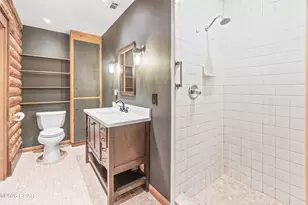 3031 Pine Oaks Ln, Chipley, FL 32428 - Photo 12