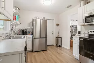 1621 E 9th St, Panama City, FL 32401 - Photo 8