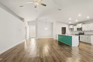 3812 Redbud Wy, Panama City, FL 32404 - Photo 10