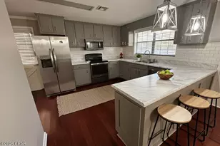 652 N 2nd St, Chipley, FL 32428 - Photo 10