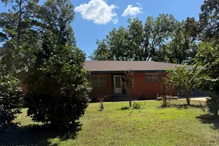 1021 8th Ave, Graceville, FL 32440 - Photo 1