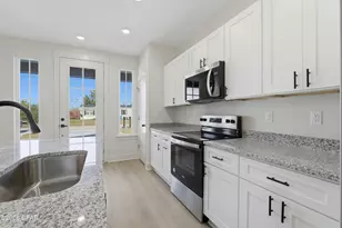 2316 E 19th Pl, Panama City, FL 32405 - Photo 8