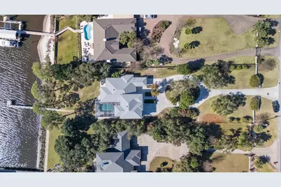 8127 N Lagoon Drive, Panama City, FL 32408 - Photo 76