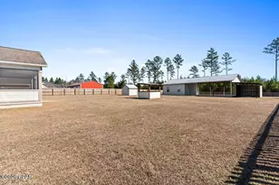 561 Lakepointe Dr, Chipley, FL 32428 - Photo 30