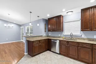 561 Lakepointe Dr, Chipley, FL 32428 - Photo 14