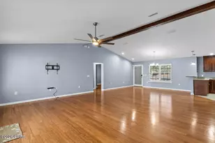 561 Lakepointe Dr, Chipley, FL 32428 - Photo 4