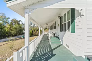 2686 Mona Ln, Alford, FL 32420 - Photo 6