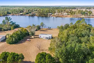 519 McPherson Dr, Alford, FL 32420 - Photo 2